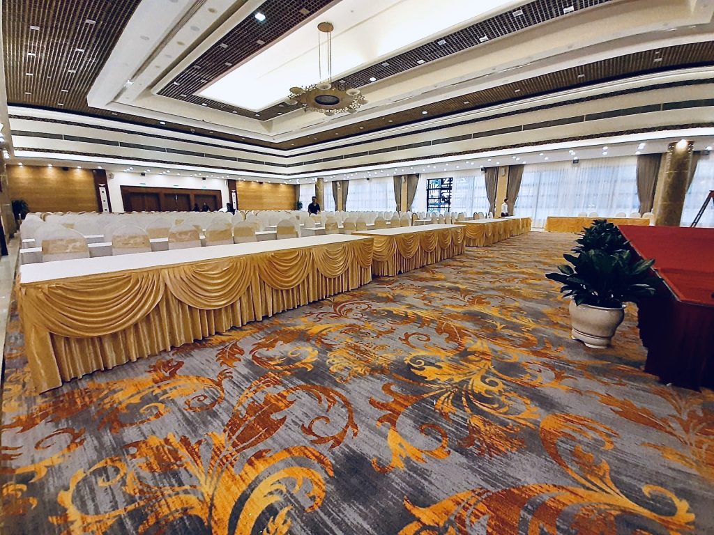 Dịch vụ thi công thảm hội nghị trọn gói của TACOTECH.